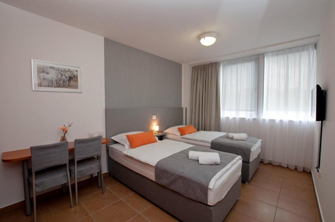Sobe Rooms Nataly Sezana Bagian luar foto