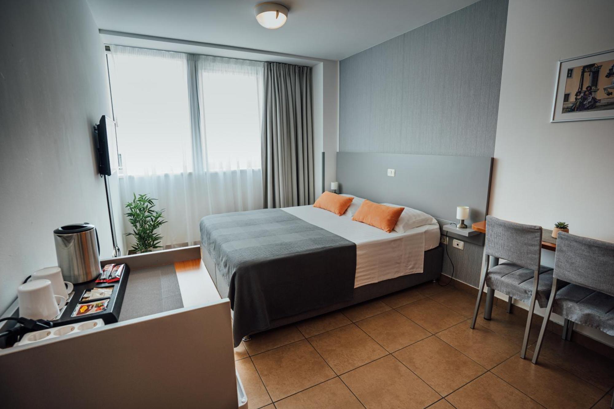 Sobe Rooms Nataly Sezana Bagian luar foto