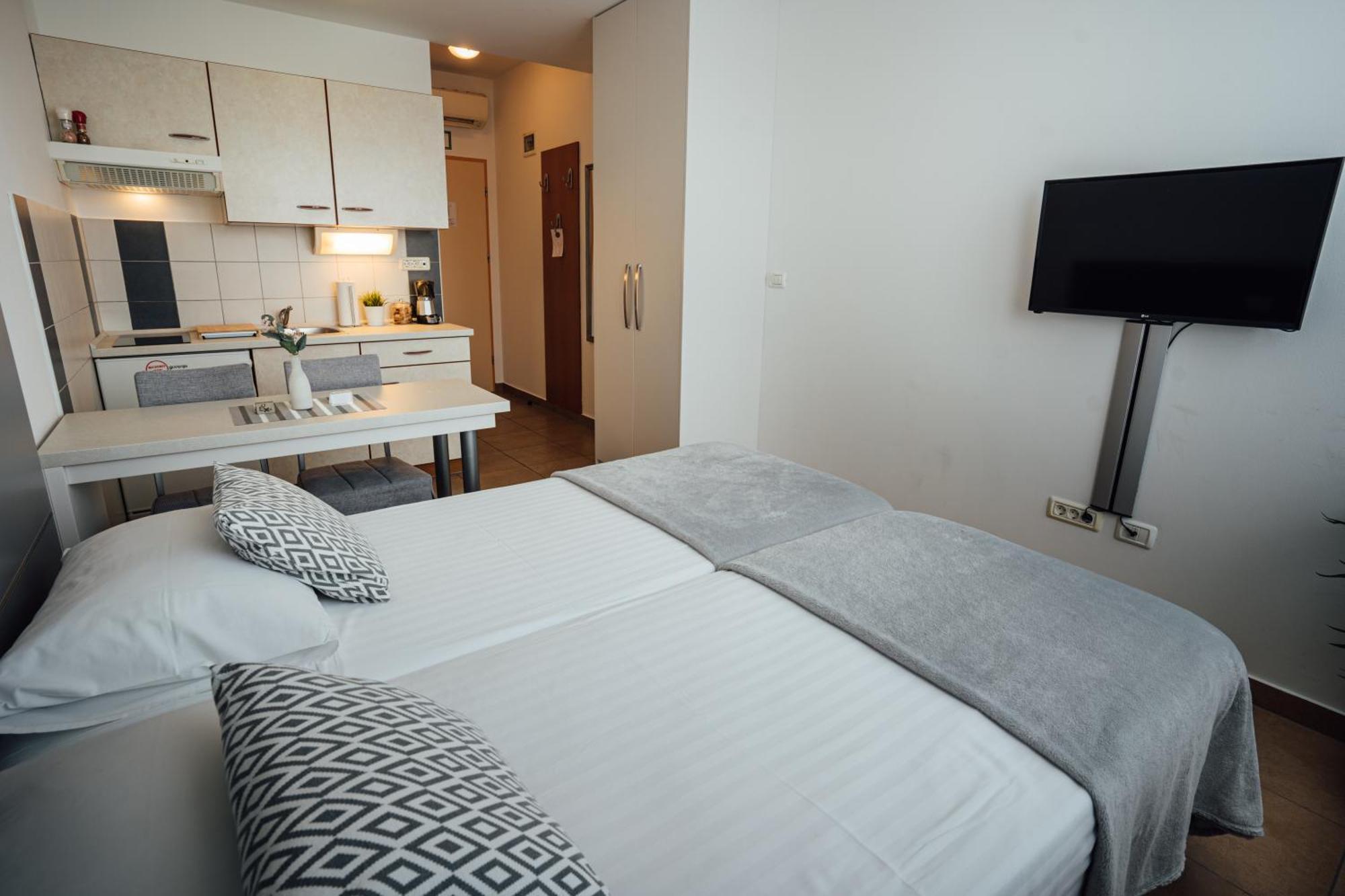 Sobe Rooms Nataly Sezana Bagian luar foto