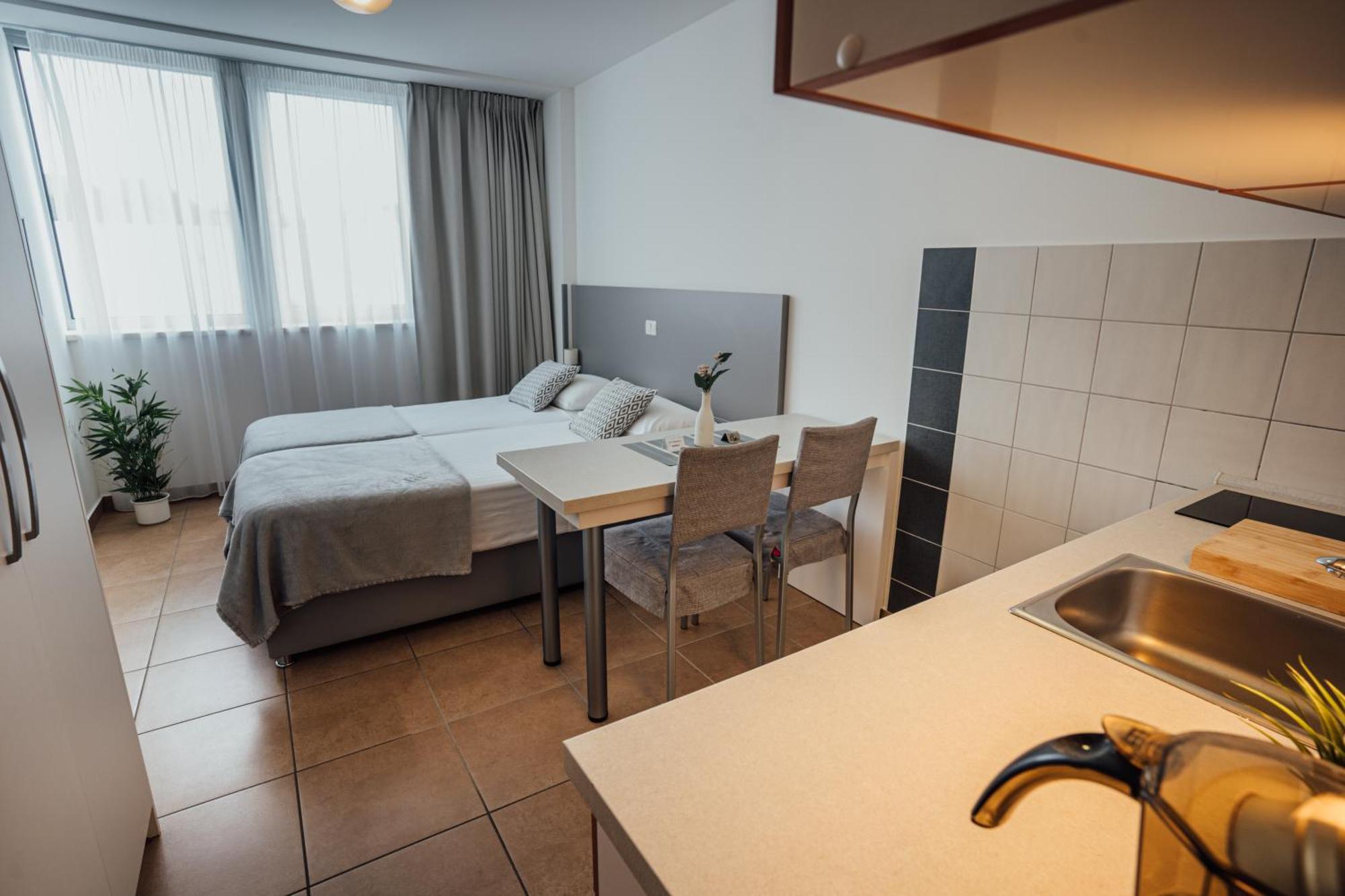 Sobe Rooms Nataly Sezana Bagian luar foto